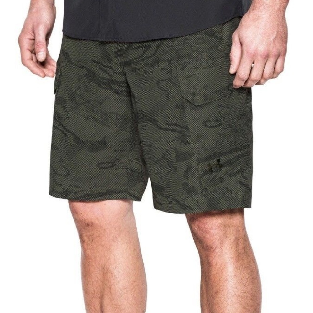 Under Armour Golf Camo Cargo‎ Shorts Sz 32 NEW
